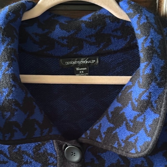 Blue and Black Houndstooth sweater Coat in size 2x - Picture 4 of 7